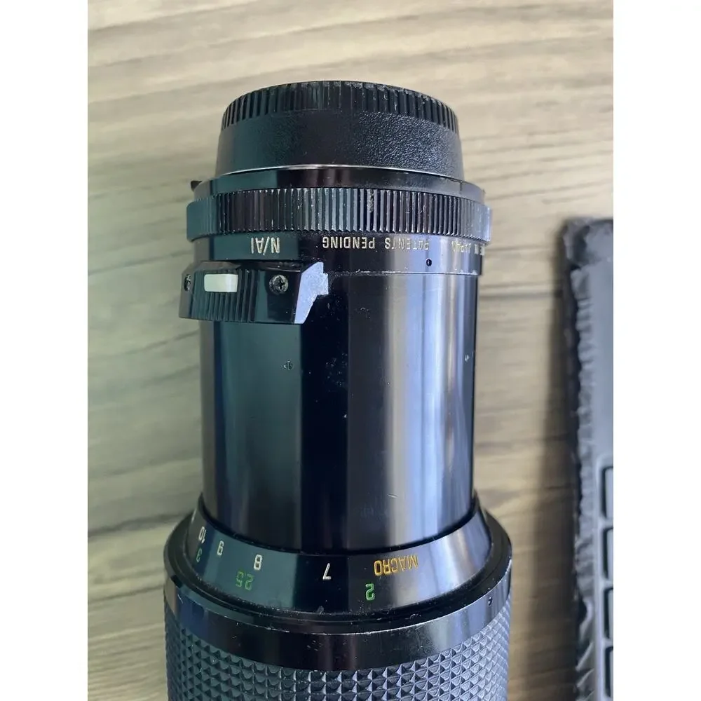 Vivitar Series 1 70-210mm f/3.5 Macro Zoom Lens